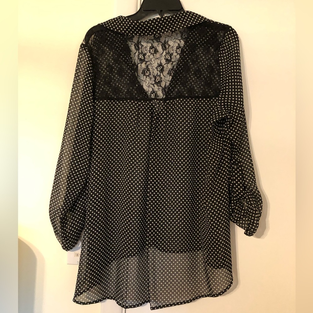 Button down blouse - Picture 2 of 3